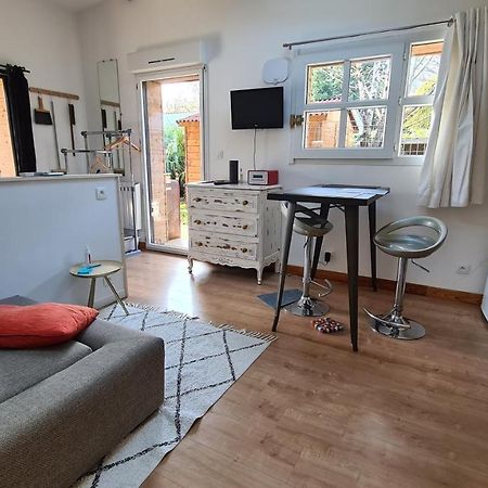 Apartamento Charmant Logement Avec Parking Orvault Exterior foto
